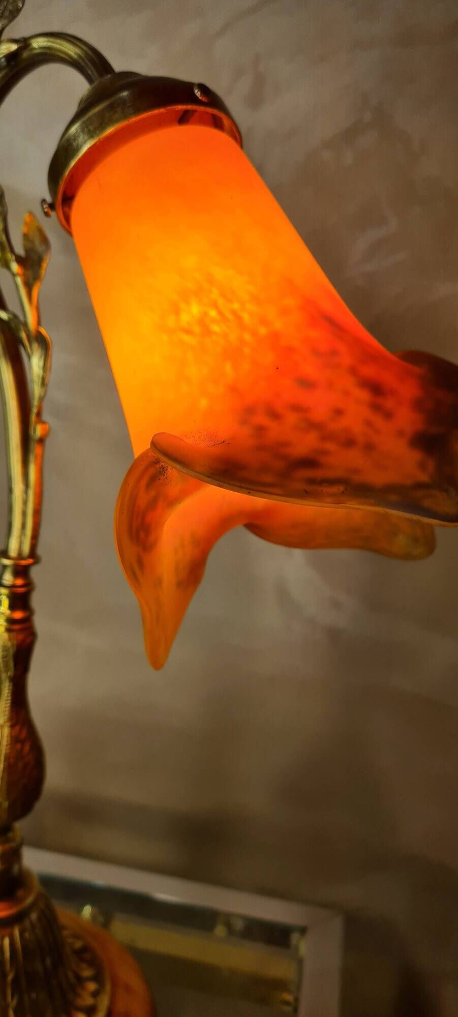 Bronze lamp on blond oak base, art nouveau with tulip, 45x30