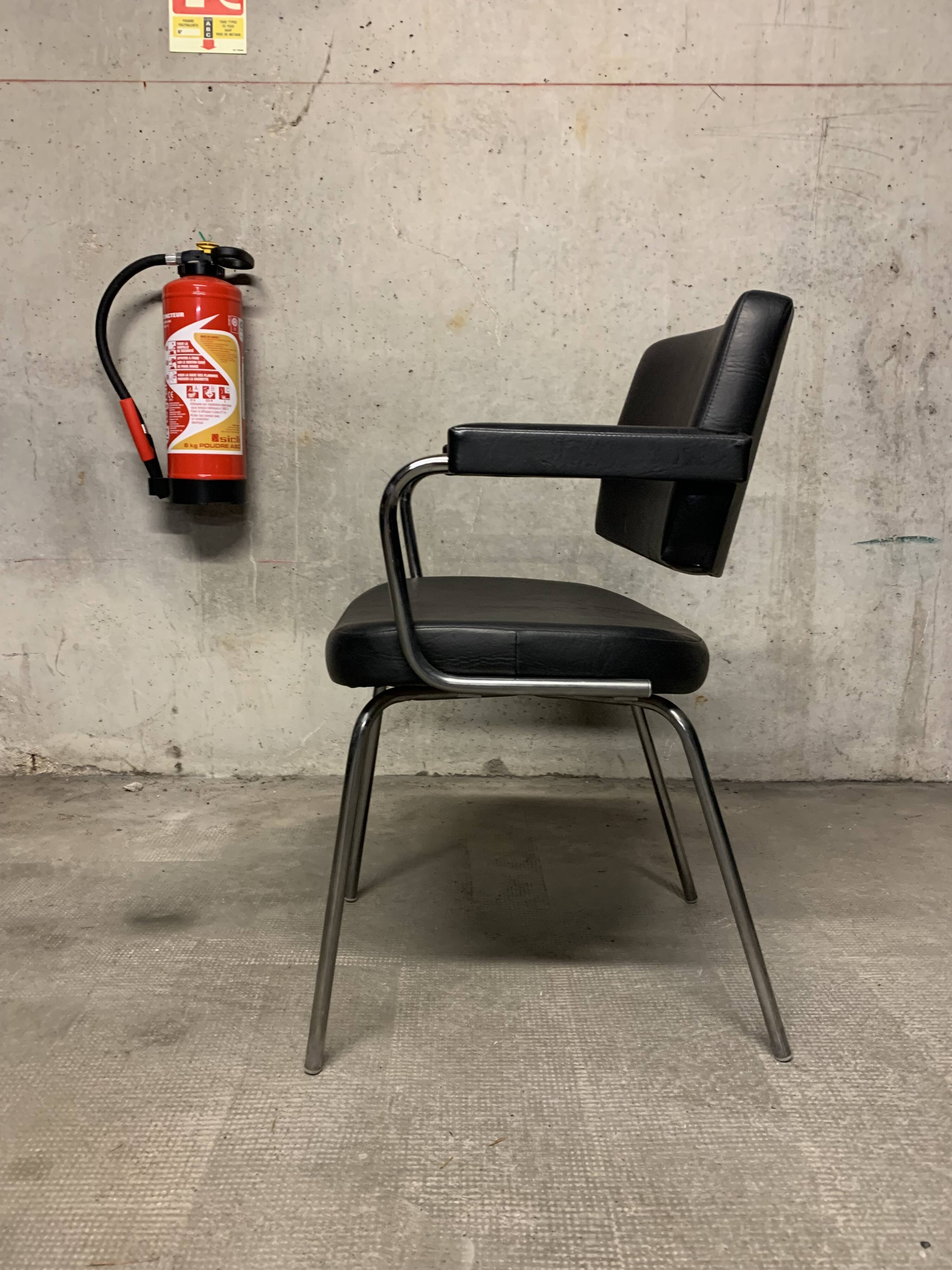 Vintage Retro Design Black Faux Leather Armchair