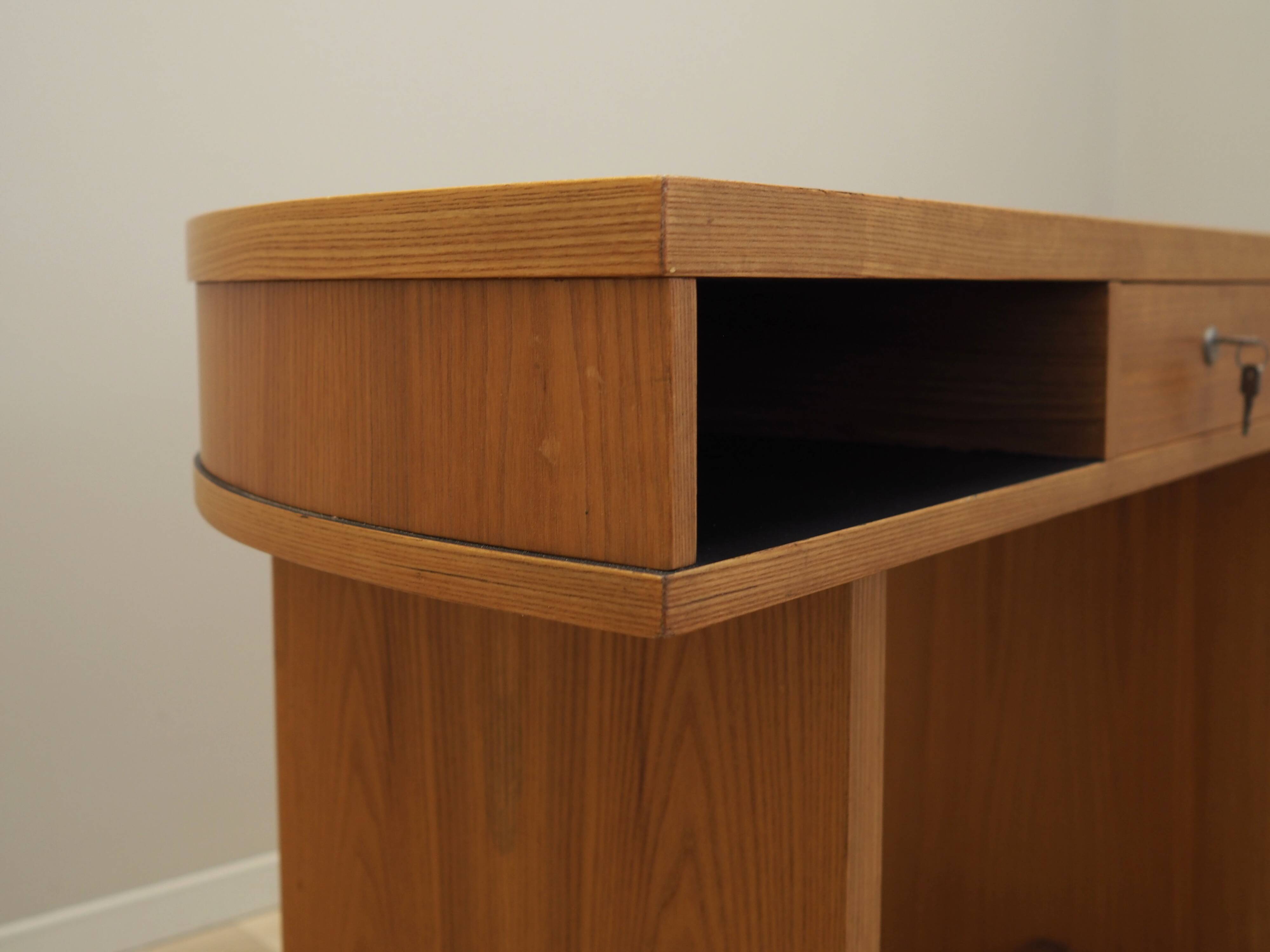 Oak desk, Italian design, 1970s, production: Italy
