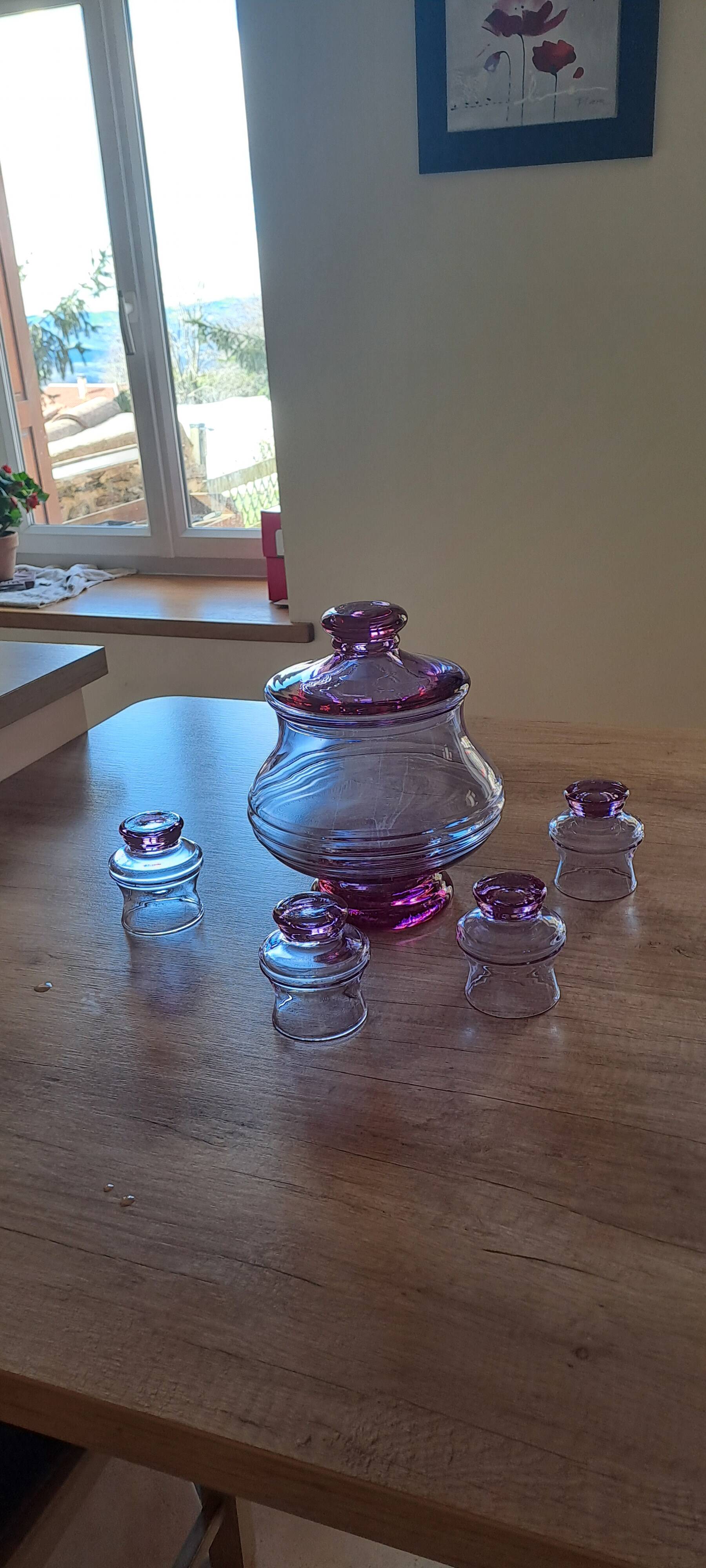 Punch, sangria or eggnog service