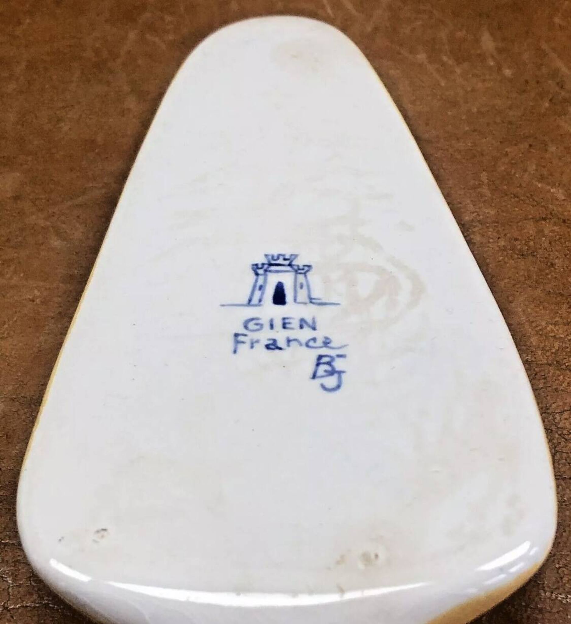Ancienne pelle à gâteau Gien Renaissance fond bleu 1941/1950