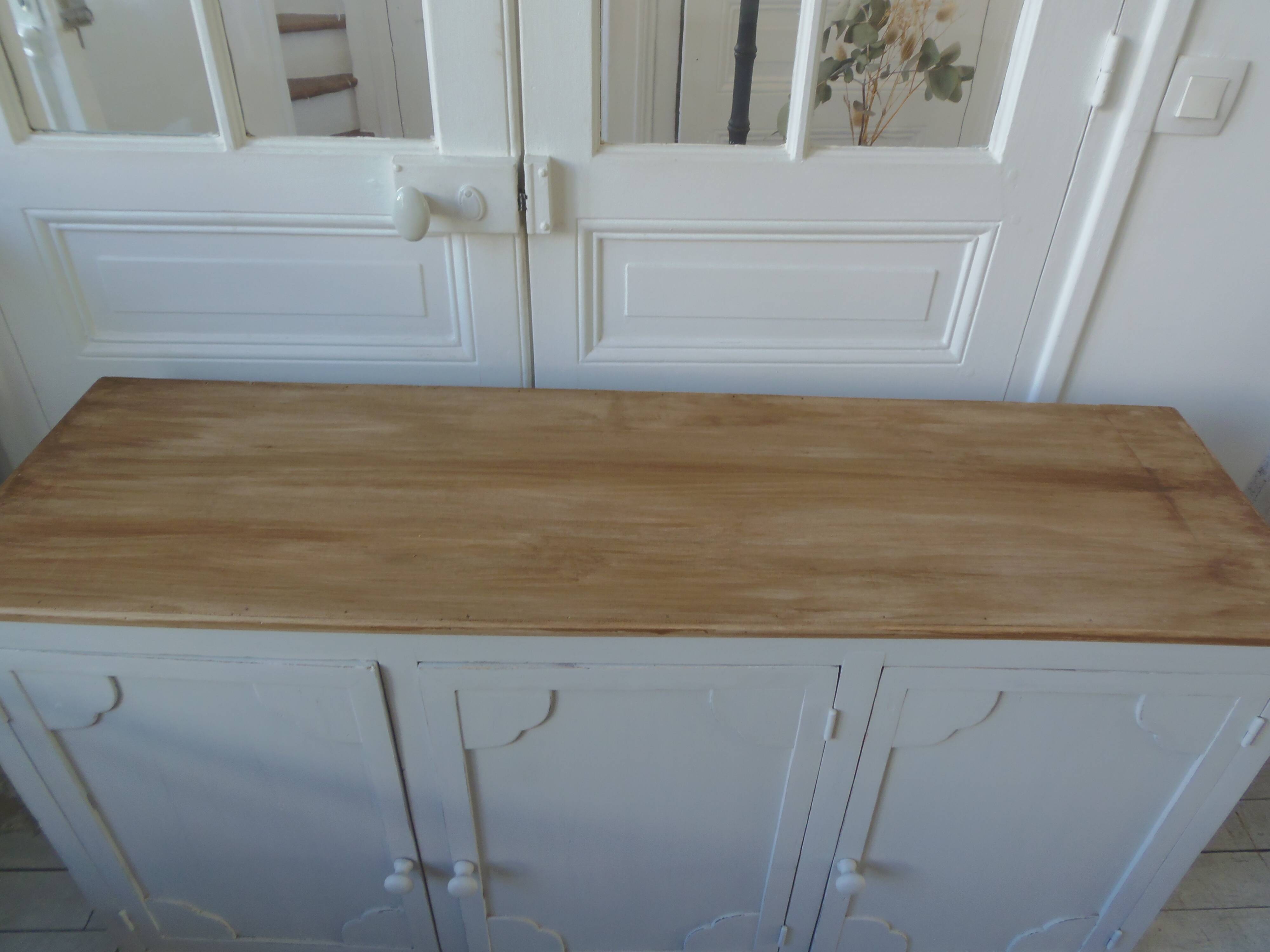 Vintage low sideboard with 3 doors, pearl gray patina, wooden top.