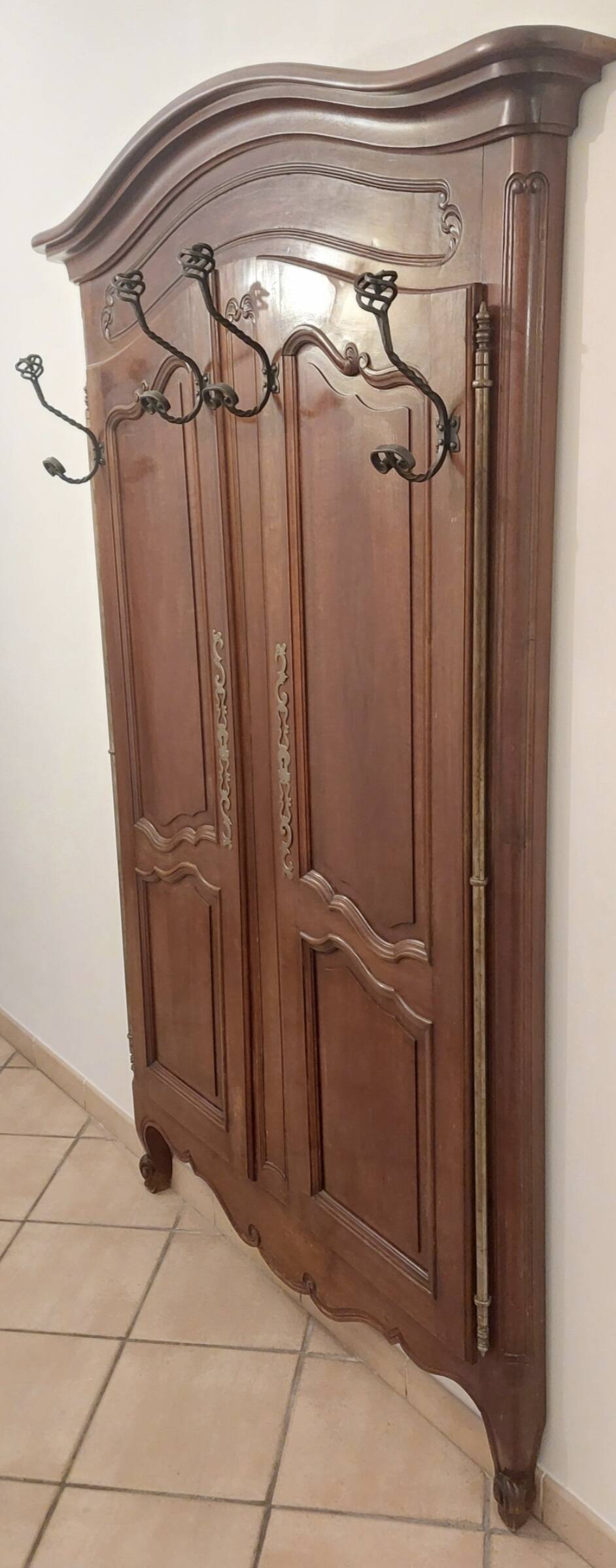 Wall-mounted coat rack entrance furniture