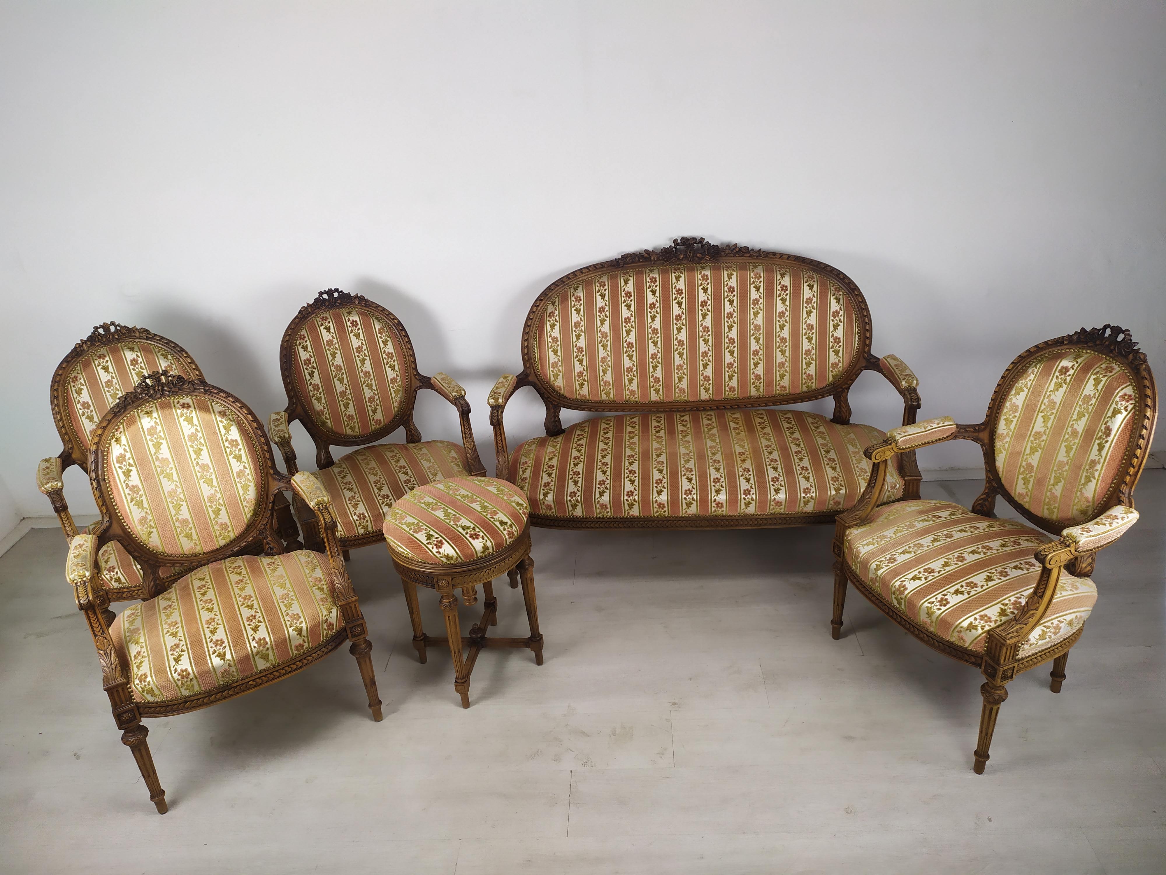 Lounge armchairs bench medallion