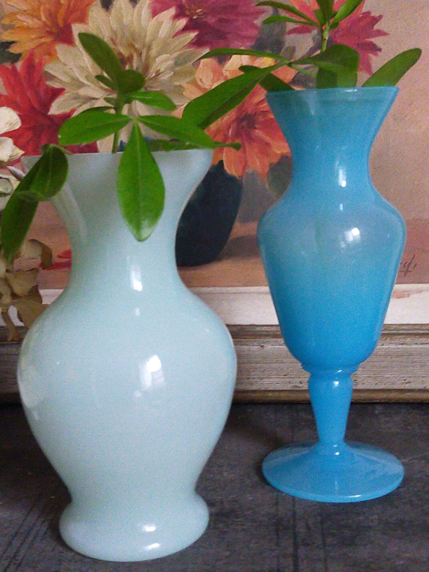 Duo de vases en opaline d'Italie vintages