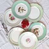Assiettes plates anciennes dépareillées en faïence avec doré accompagnées d'un plat