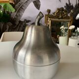 Pear-shaped ice bucket