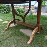 Vigneron table oval table swivel tray