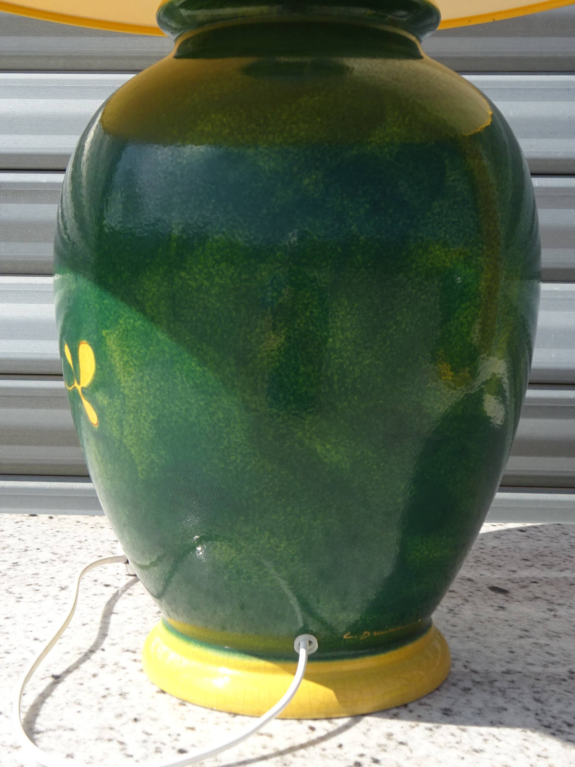 Lampe en céramique avec plat et vase assorti