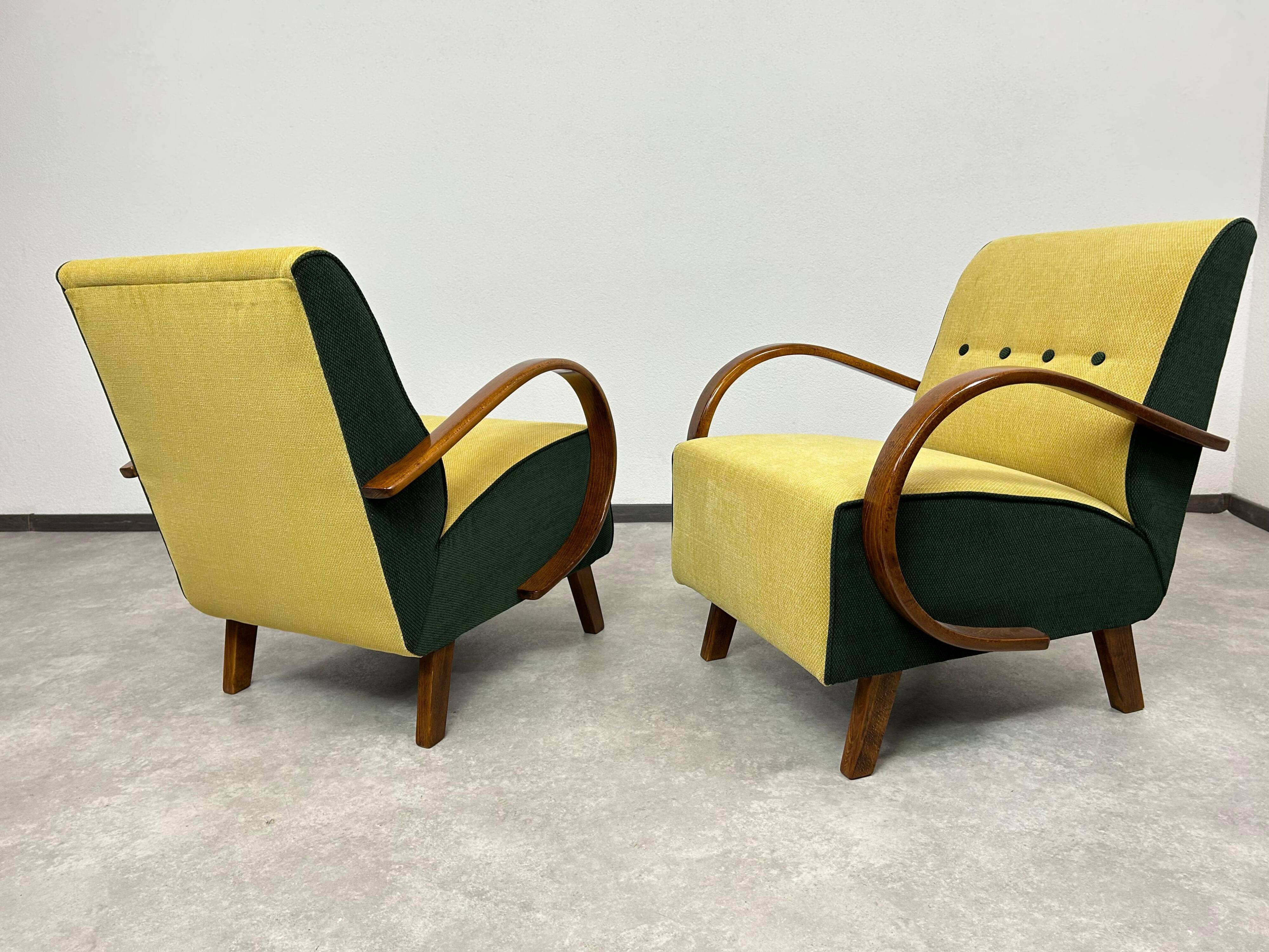 Duocolor armchairs by Jindřich Halabala