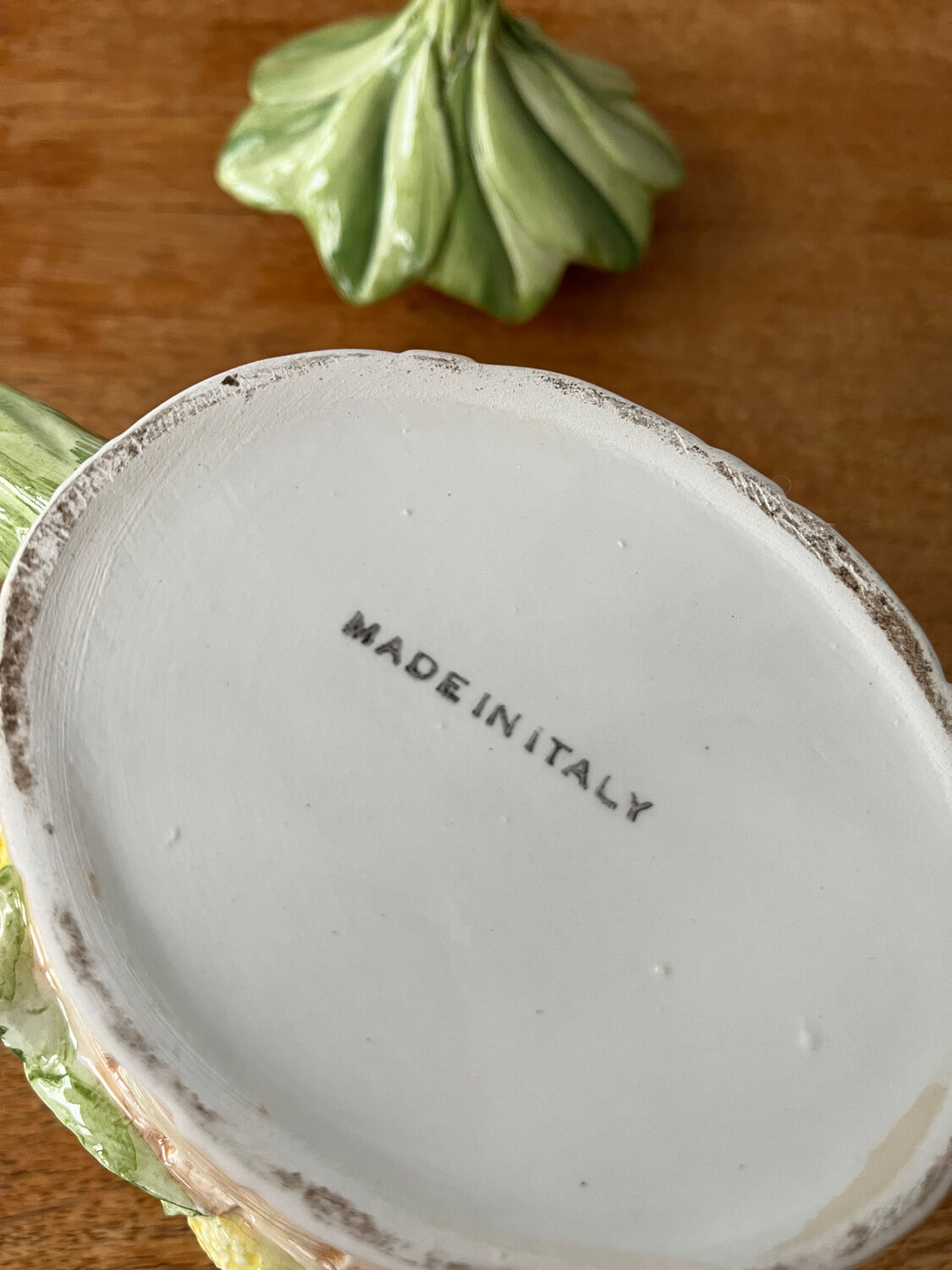 Teapot lemon pattern