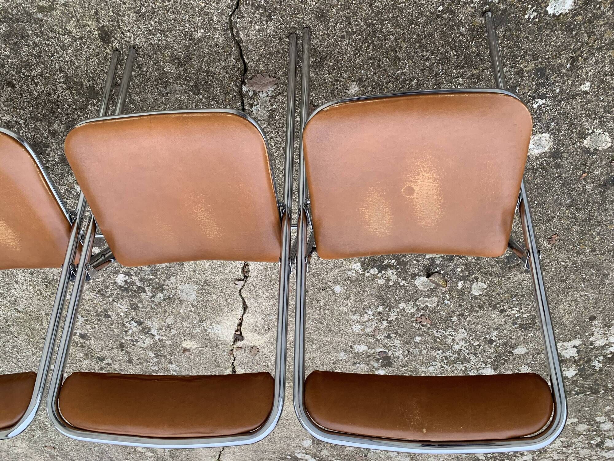 4 folding chairs chromed metal and Skaï fawn 1970