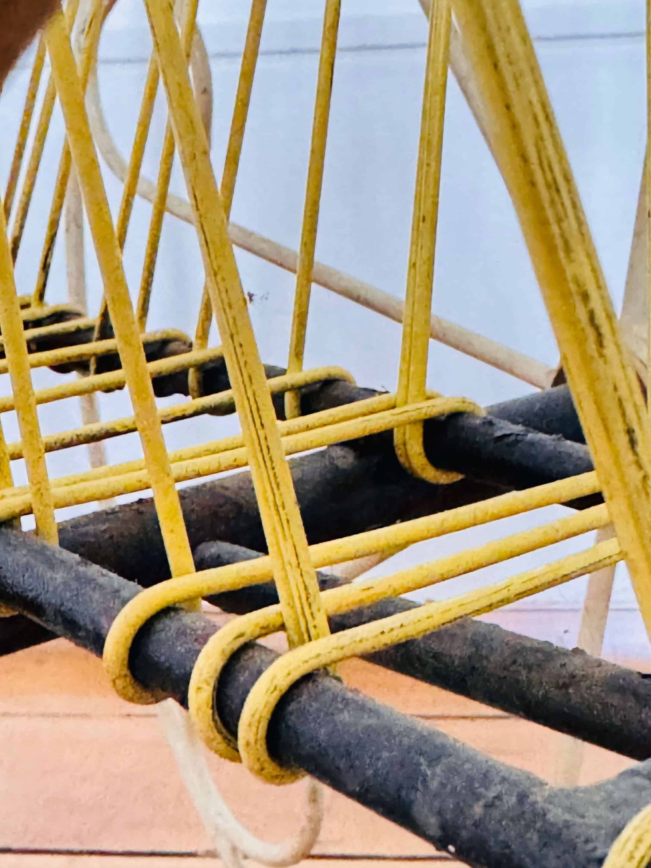 Vintage Scoubidou Magazine Rack 60's