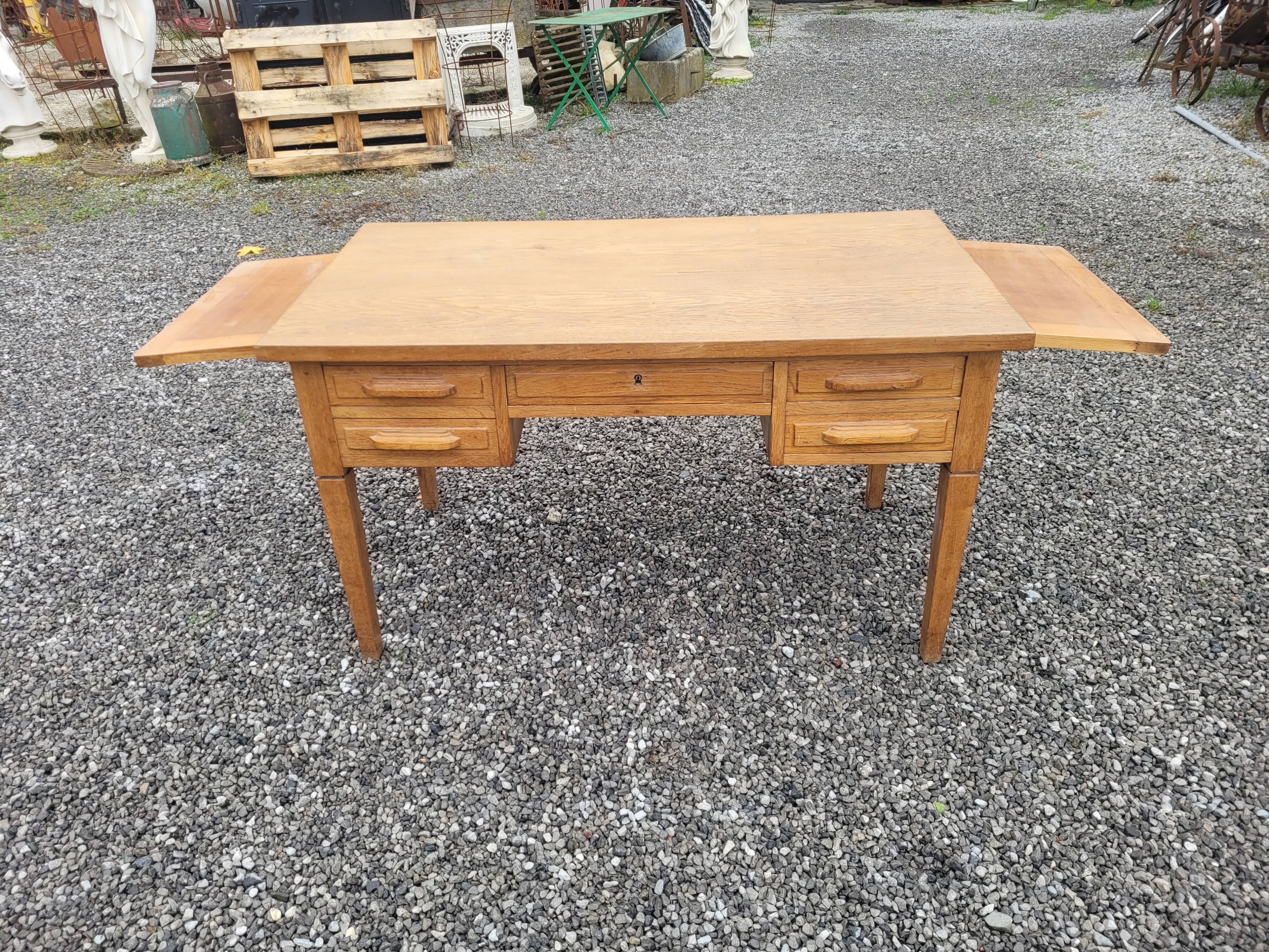 Flat oak desk with drawers, 130×70cms