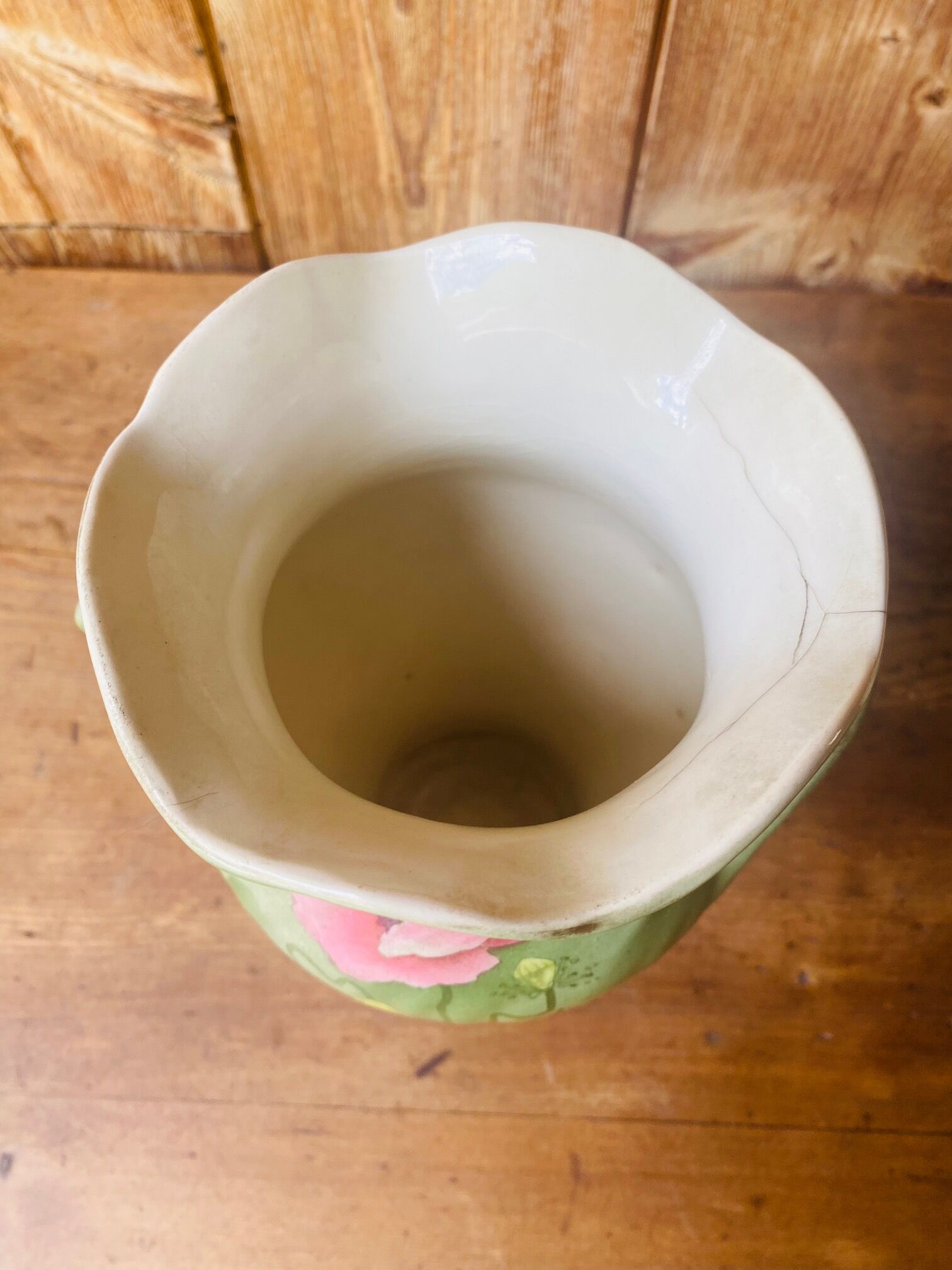 Art Nouveau vase by Gustave de Bruyn Fives of Lille
