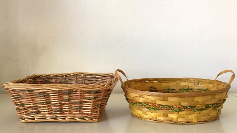 Lot of 5 vintage wicker baskets