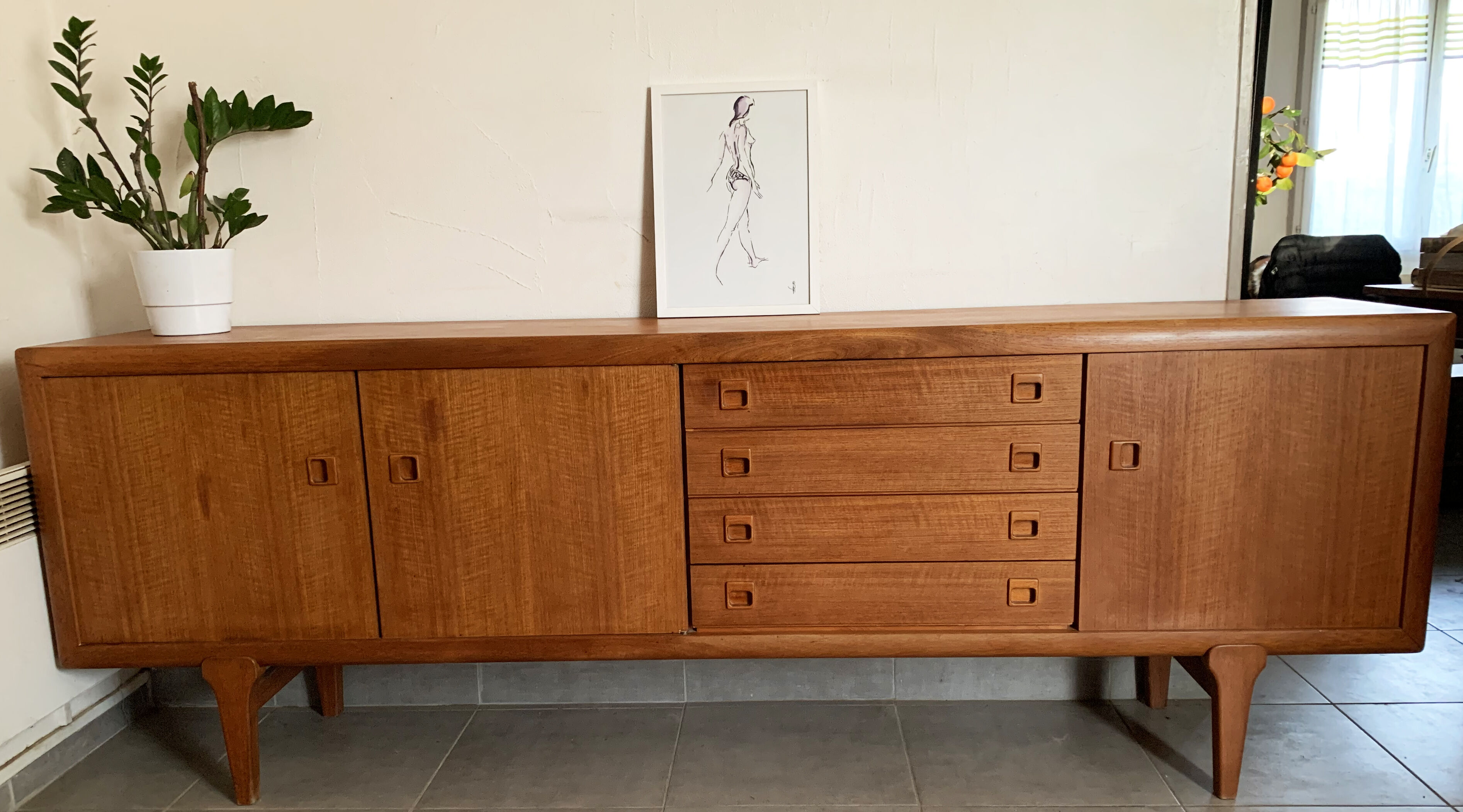 Large Danish vintage row in blond teak from the 60s