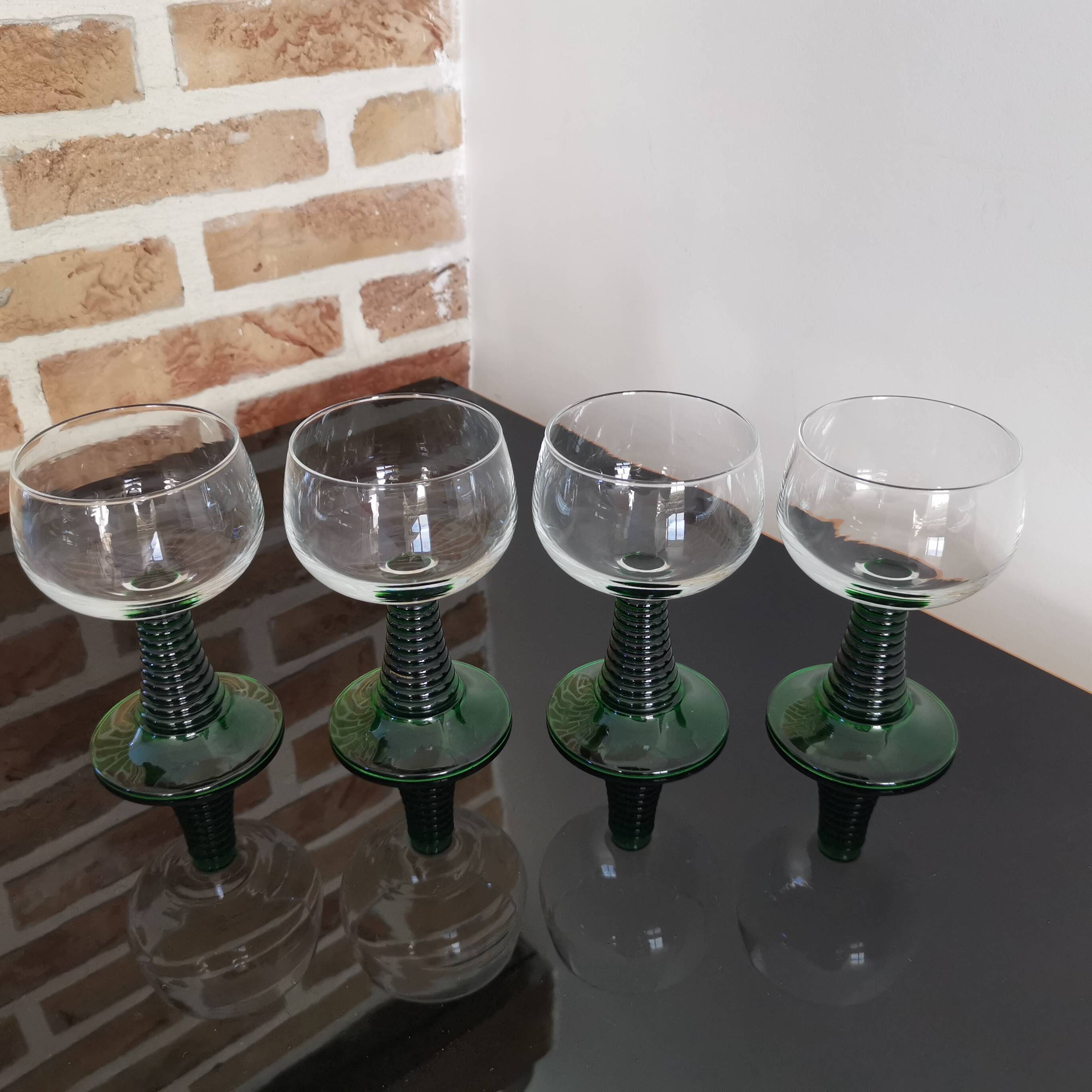 4 Alsace wine glasses with green twisted legs, ROEMER type