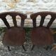Chaises de bistrot dépareillées