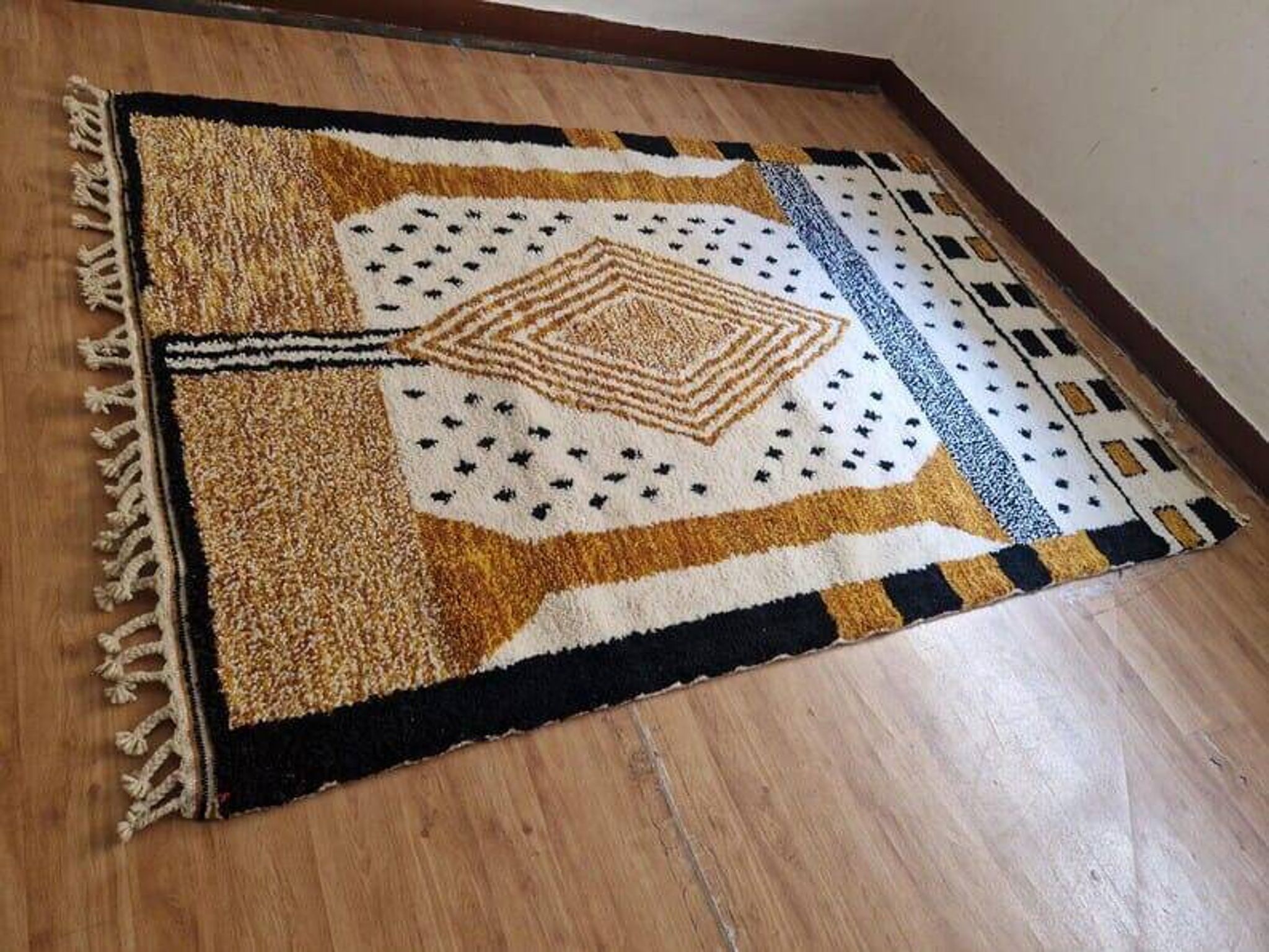 Handwoven Moroccan blessed rug (mrirt), size 150 x 250 cm