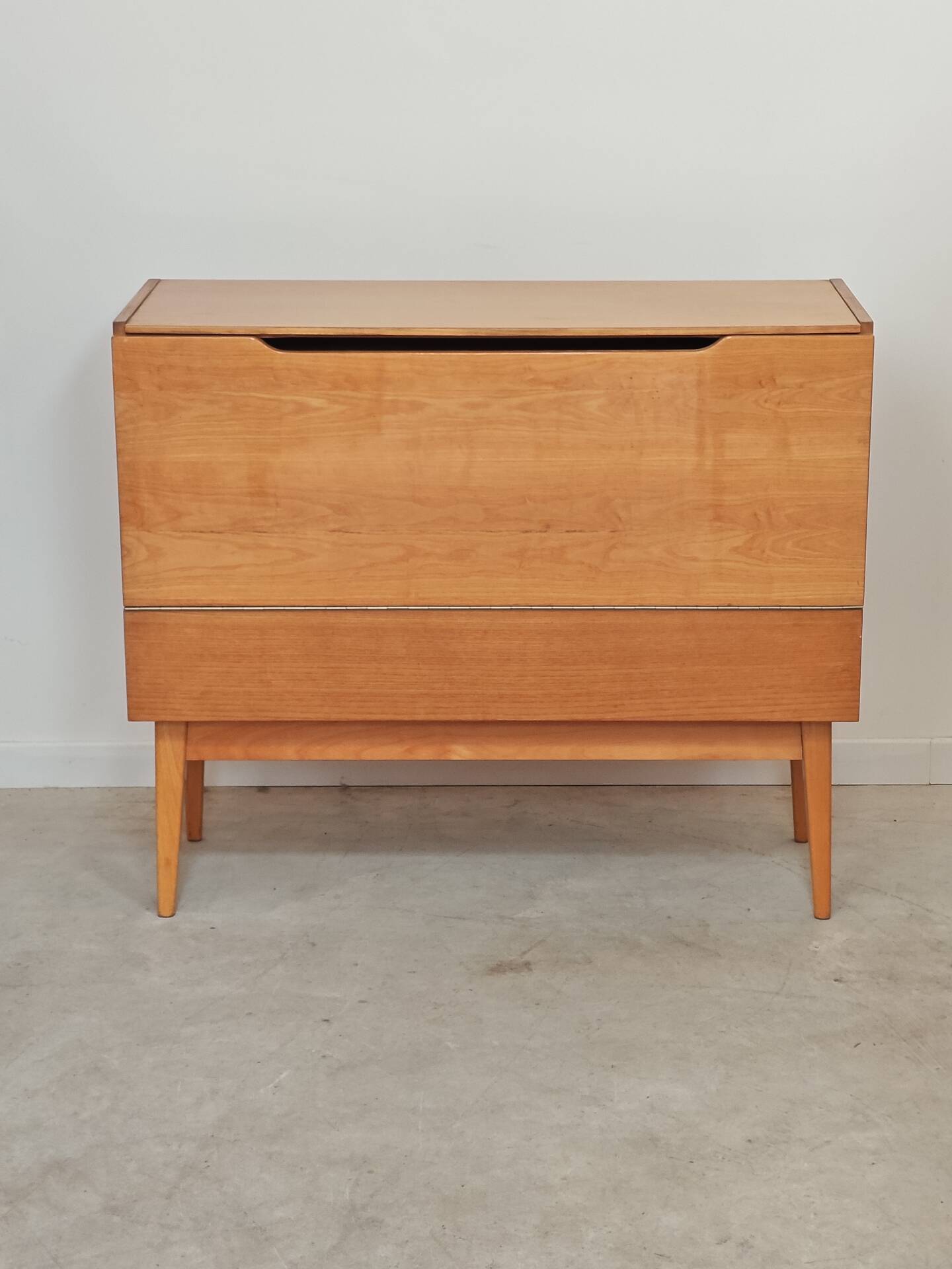 Storage chest with cover / mini bar by Landsman / Nepozitek 1960