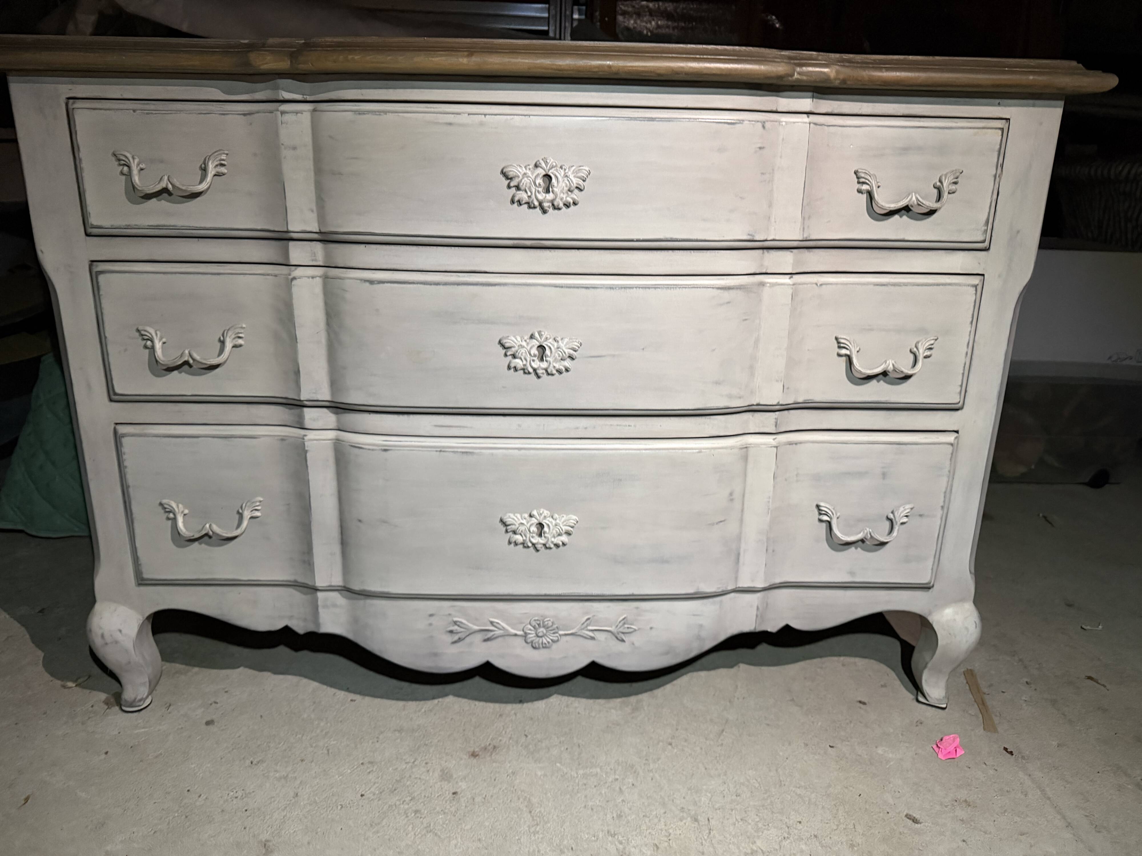 Chest of drawers