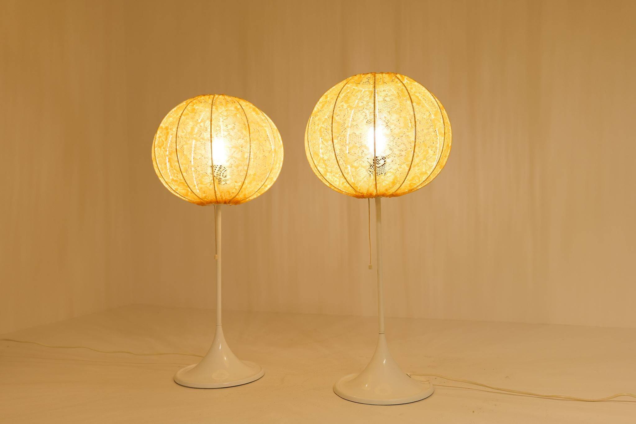 Pair of Bergboms B-024 mid-century modern table lamps, 1960s, Sweden.