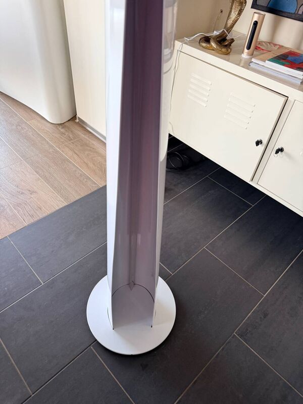 Lampadaire design Cadmo par Artemide – design Karim Rashid