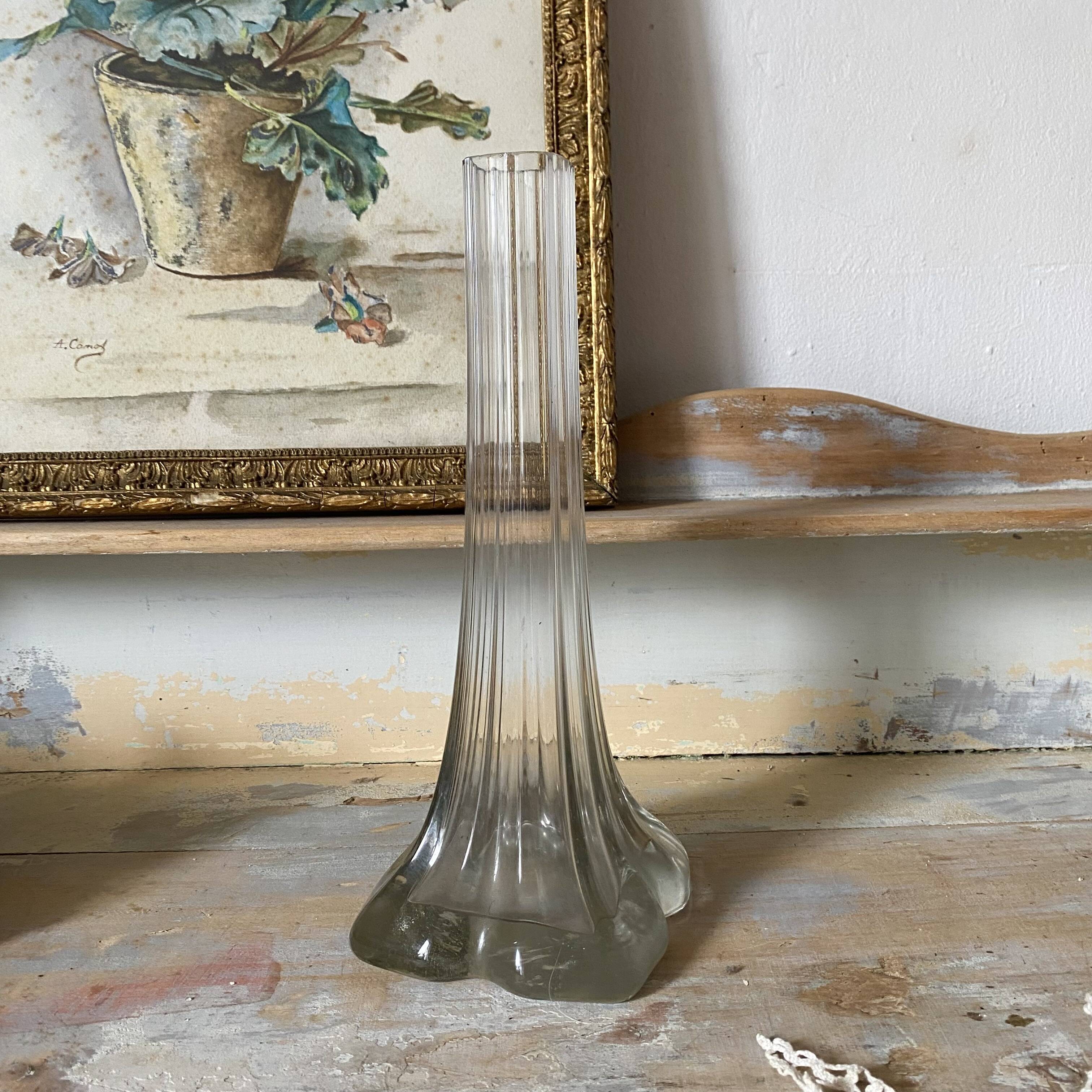 Glass soliflore vase from the 1950s-60s.
