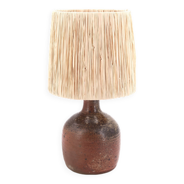 Stoneware lamp with wood firing, raffia shade, 1960s.