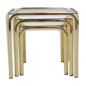 Tables gigognes vers