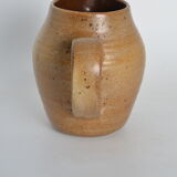 Pitcher in sandstone of salins