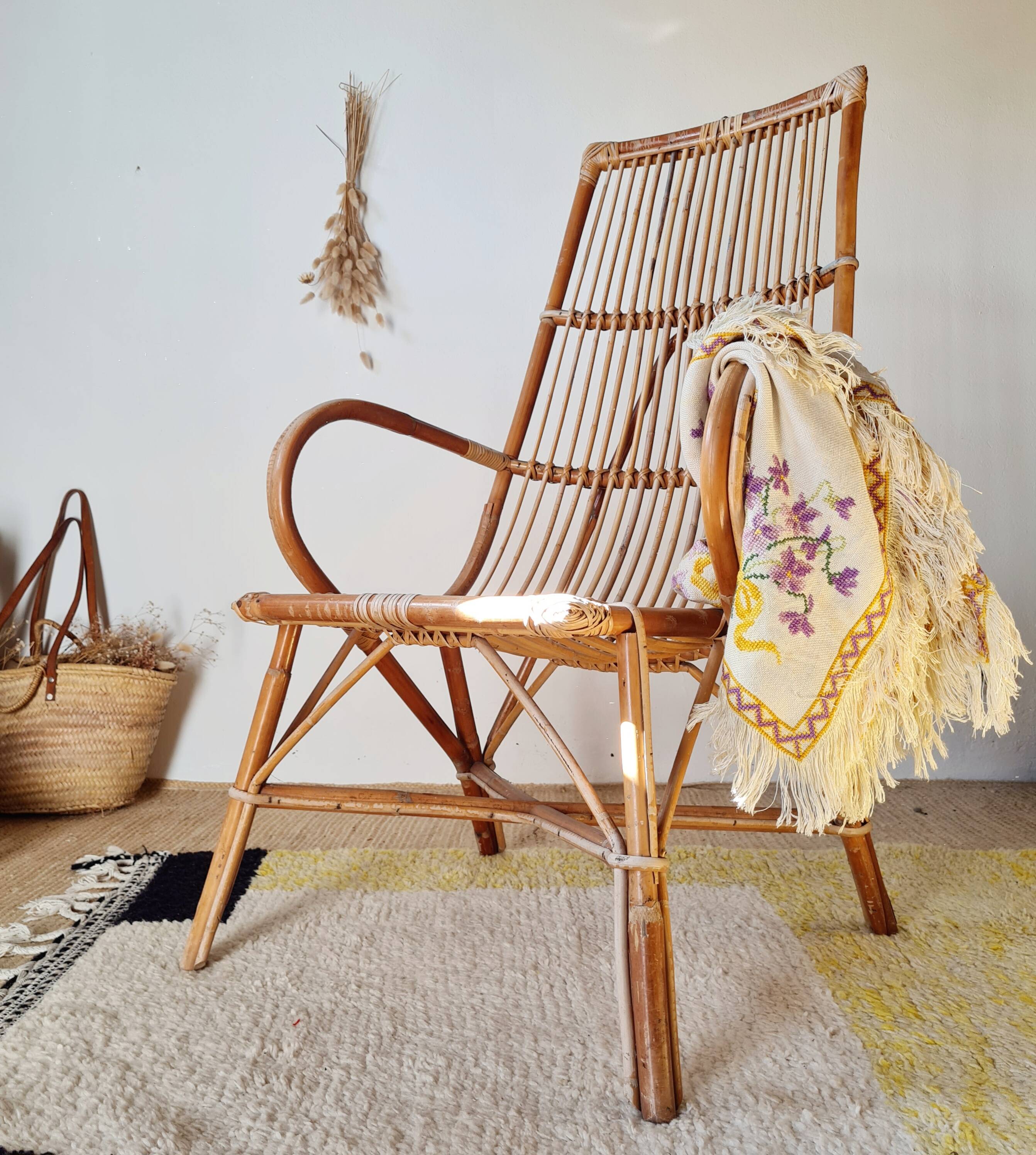 Fauteuil ancien en rotin large dossier