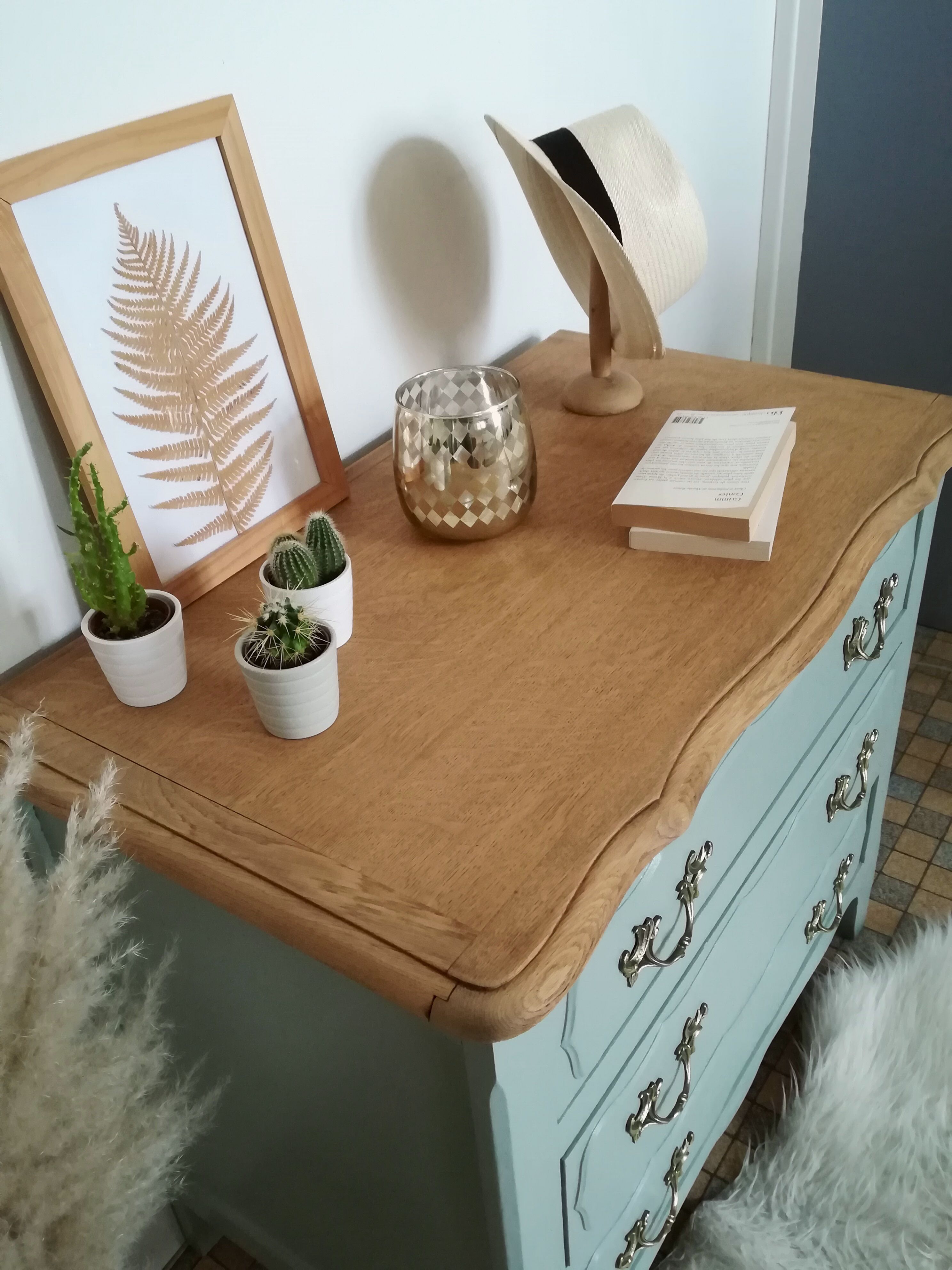 Vintage dresser