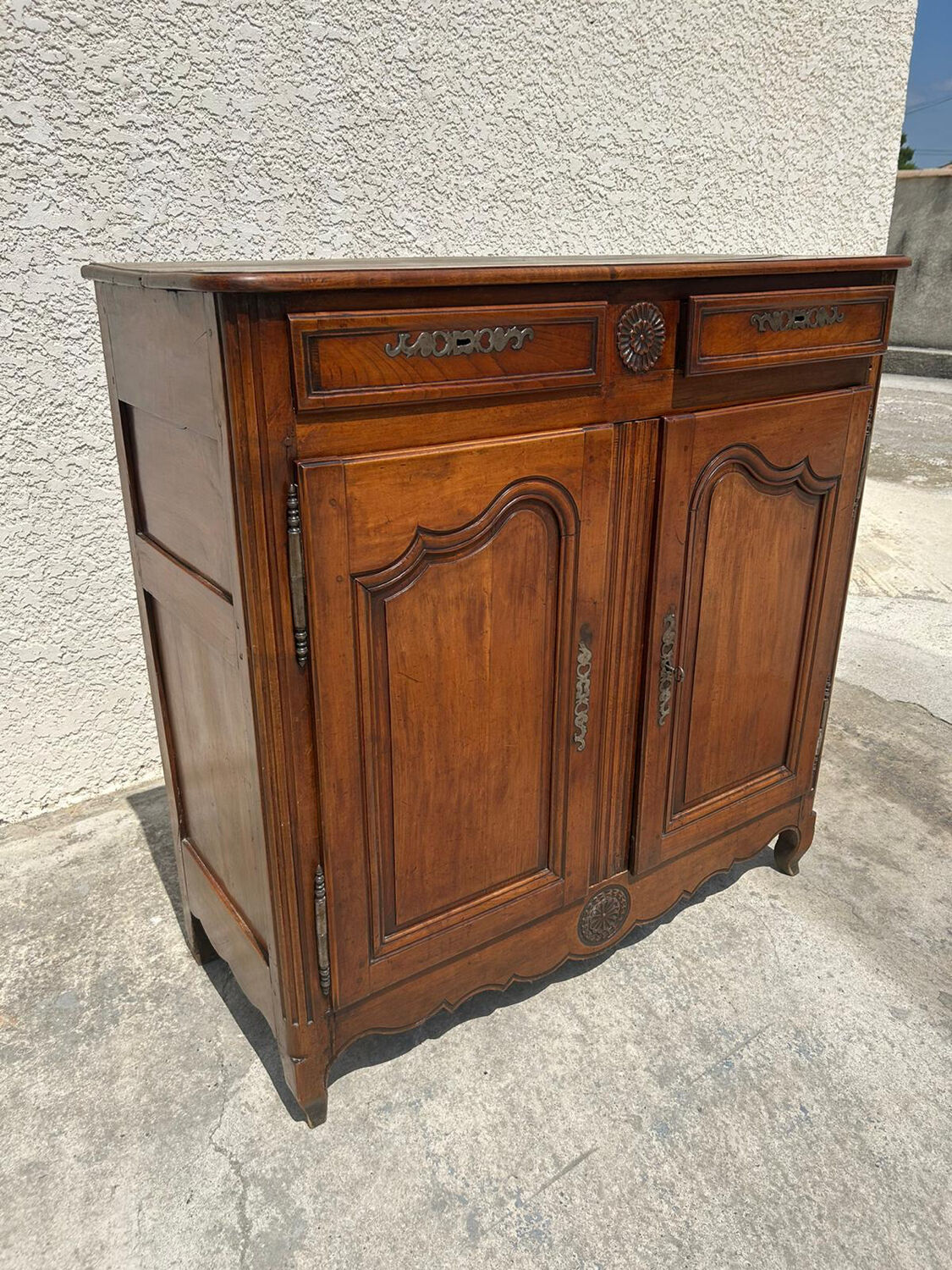 Antique Louis XV sideboard in solid wood
