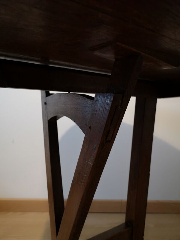 Table de vigneron ronde dessus cuir d'origine incrustation dorée