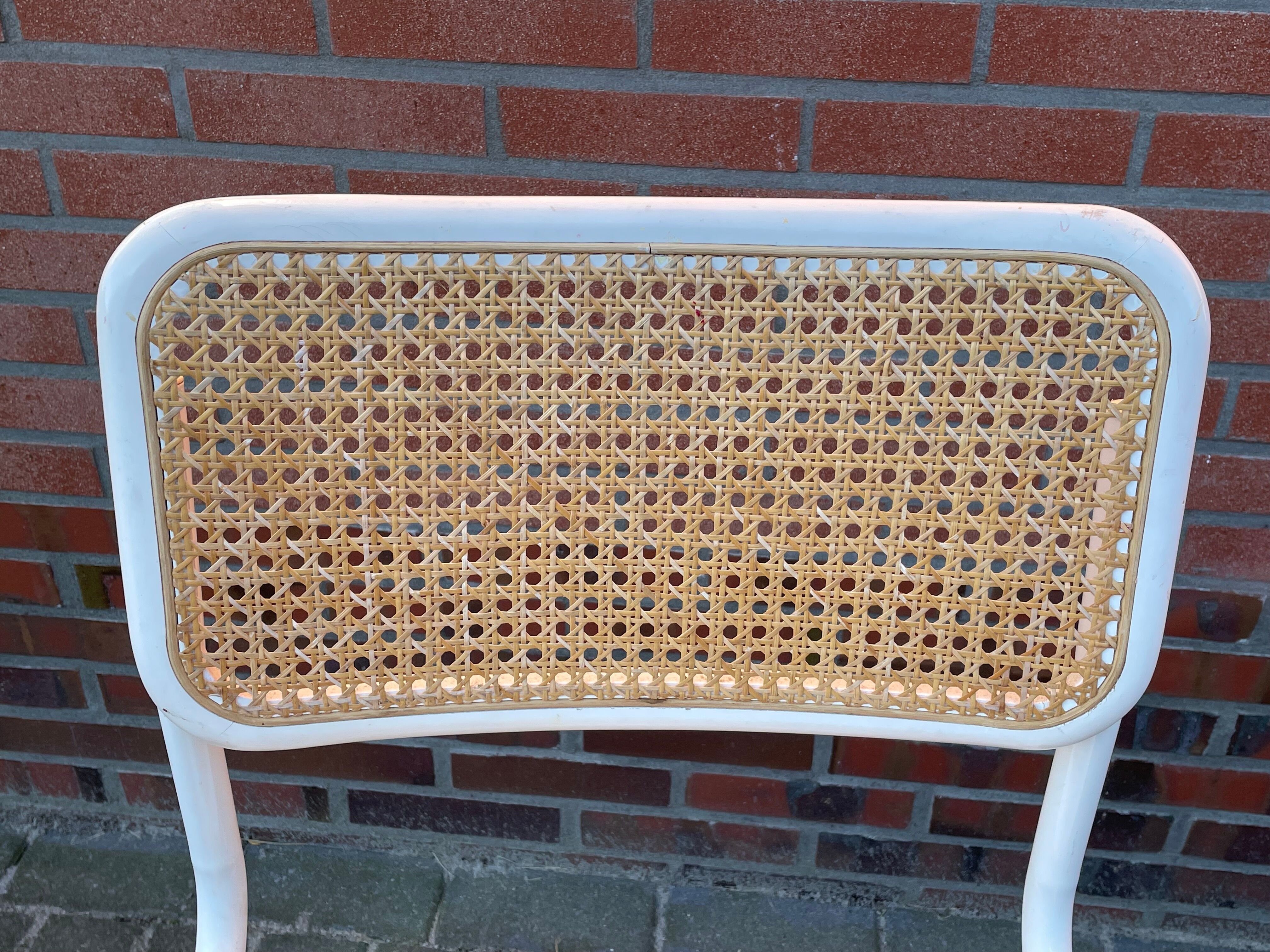 Cesca design chair b32 model in white