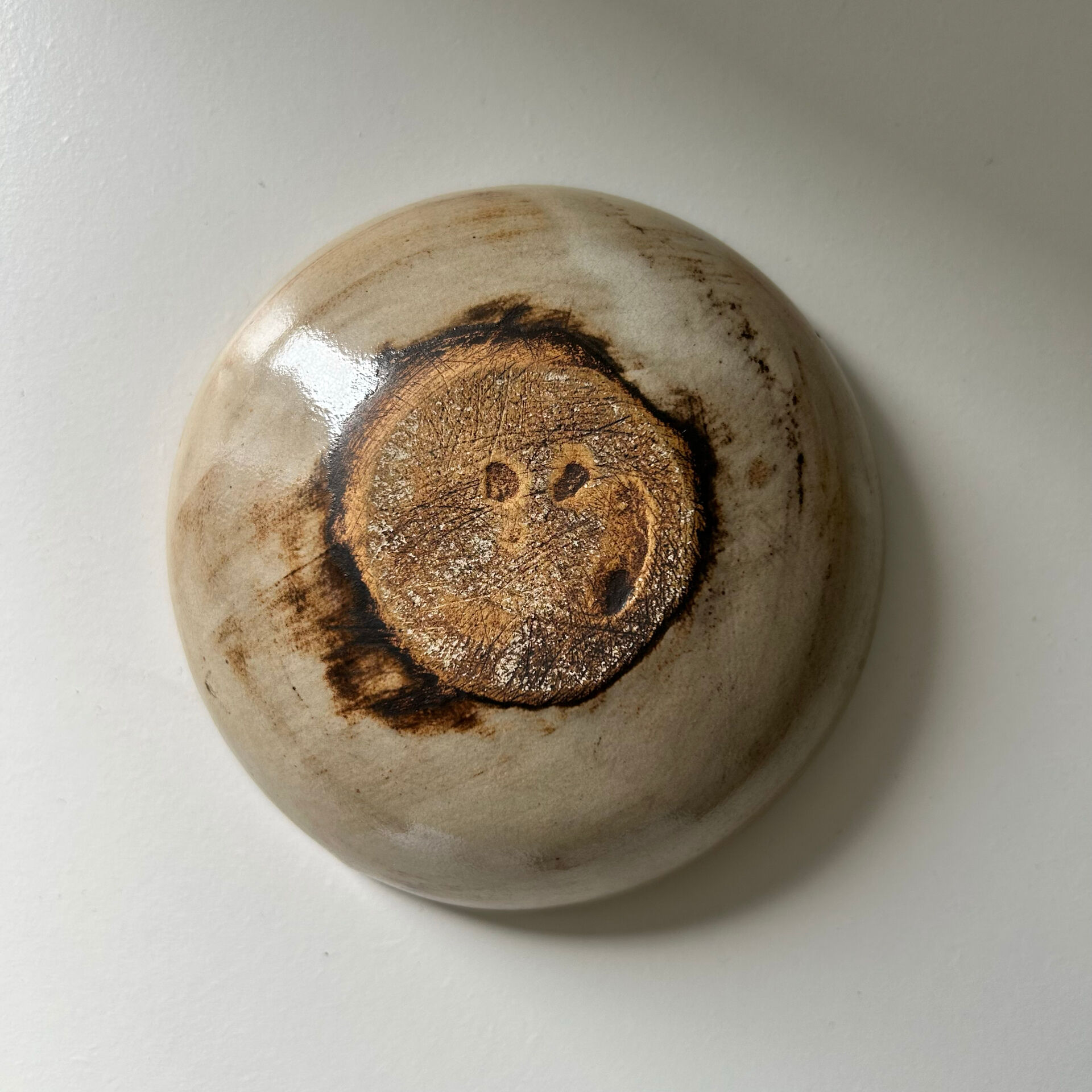 Handcrafted bowl with arabesque decoration