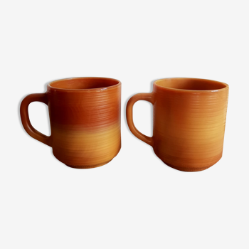 Duo of brown mugs in Arcopal model Volcano