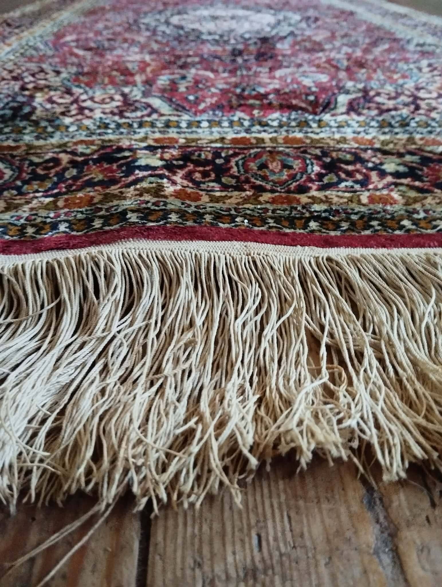 Handmade Kashmiri Silk Rug 160x90cm
