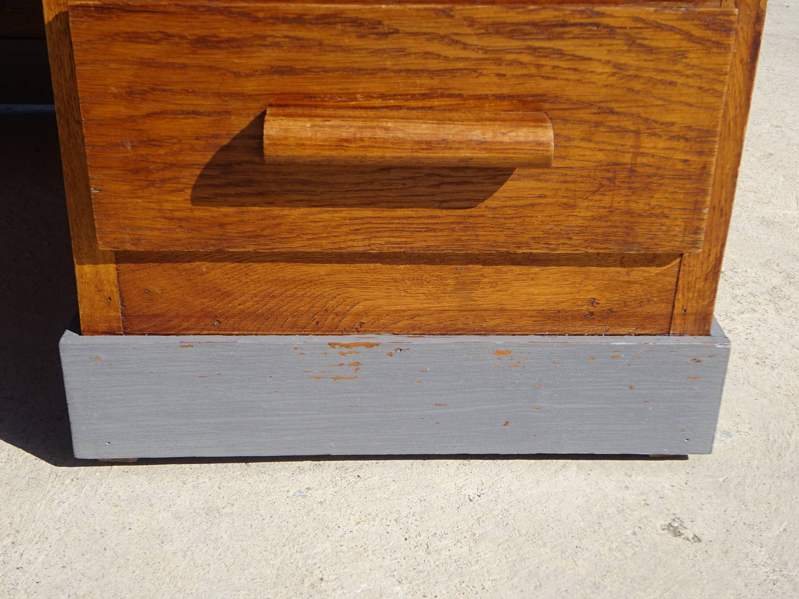American desk, 9 drawers