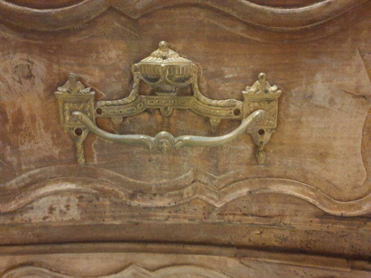 18th Century Provençal Commode in natural wood