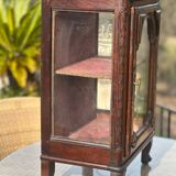 Small display cabinet to place in carved solid oak, 19th century.