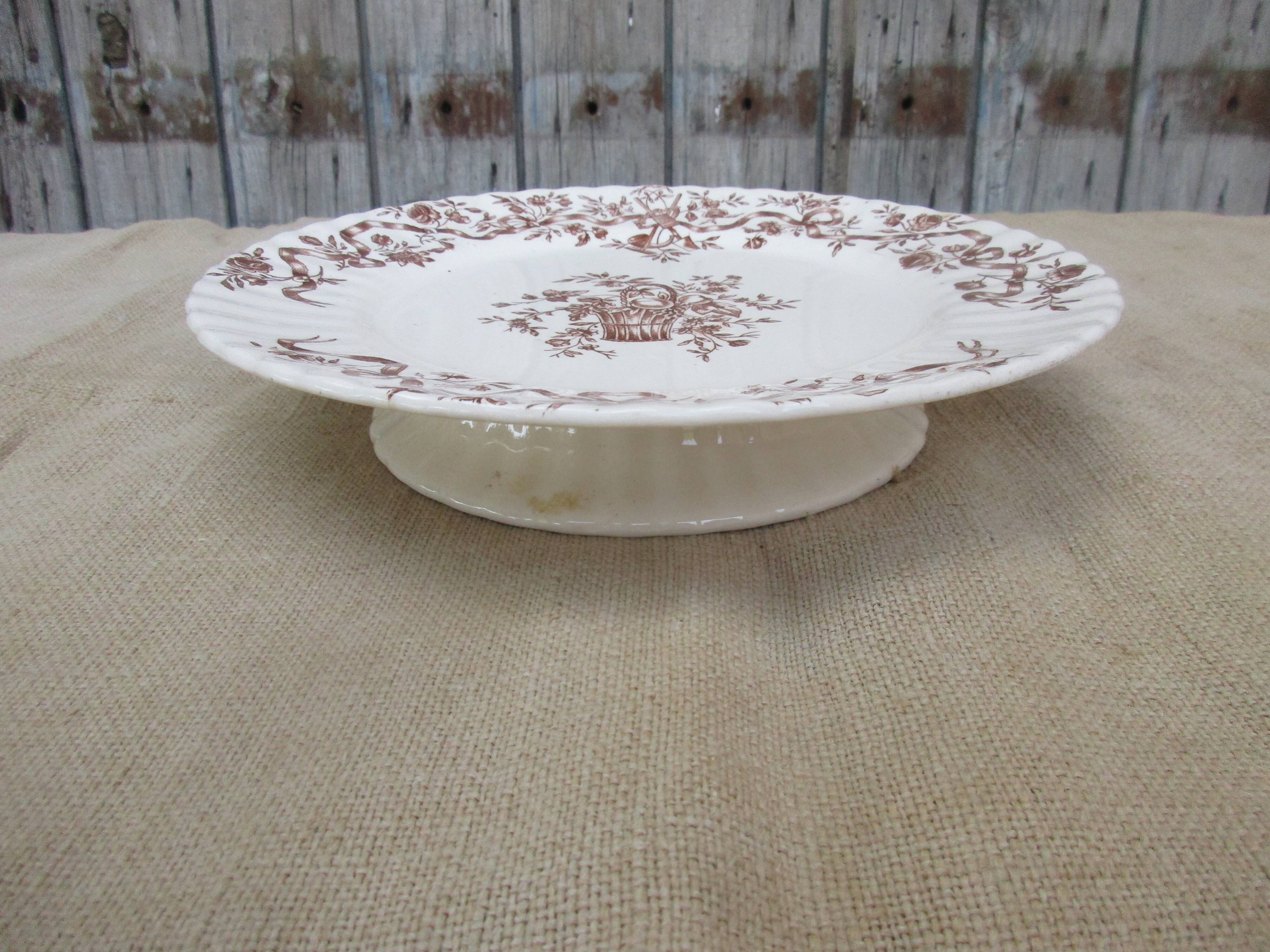 Long-field standing plate with floral ribbon decor