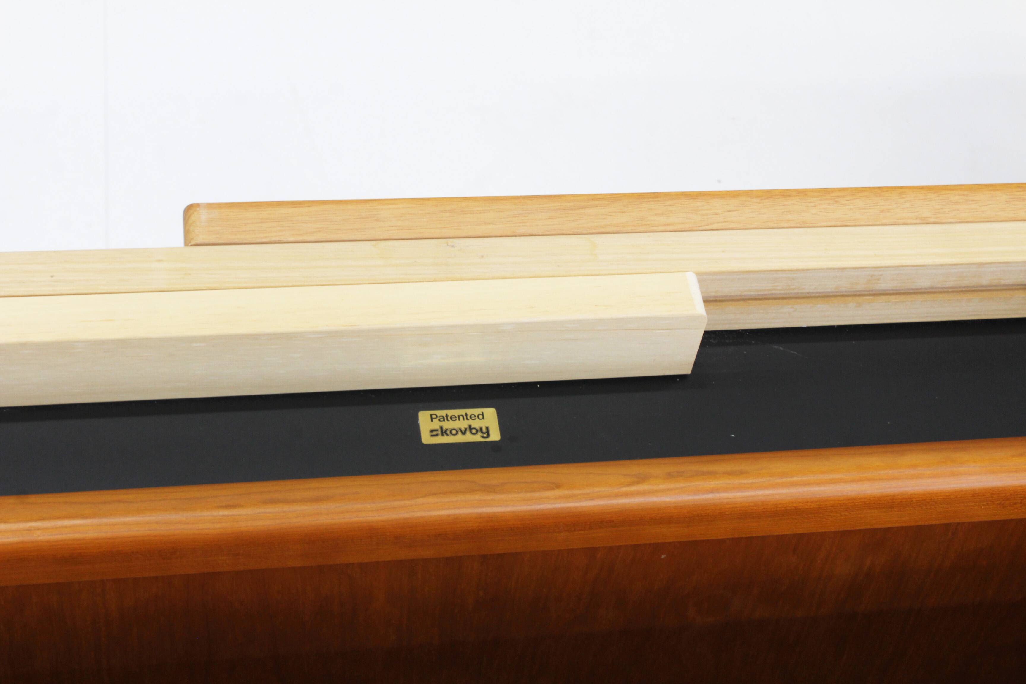 Skovby Danish extendable danish dining table