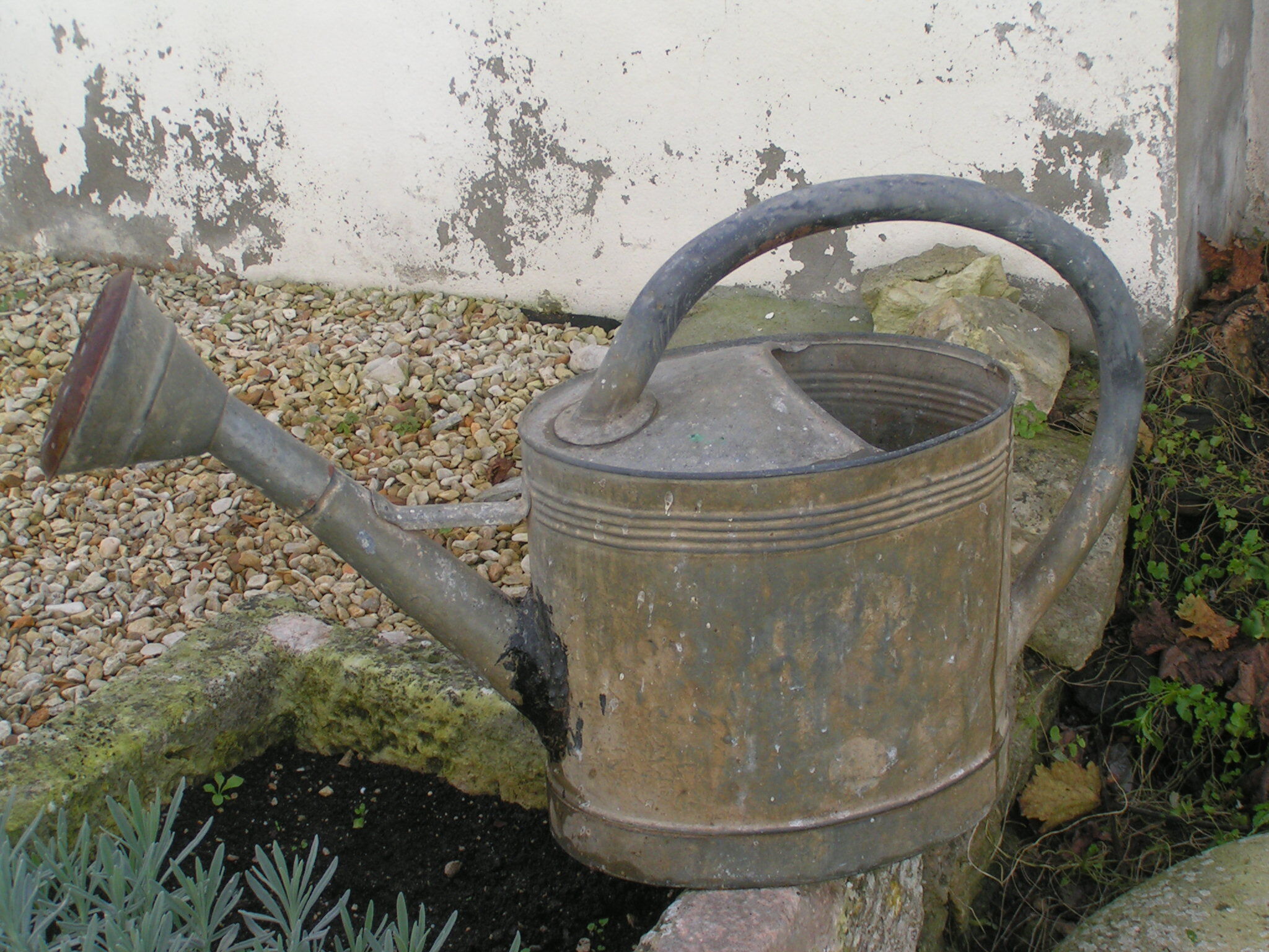 Zinc watering can
