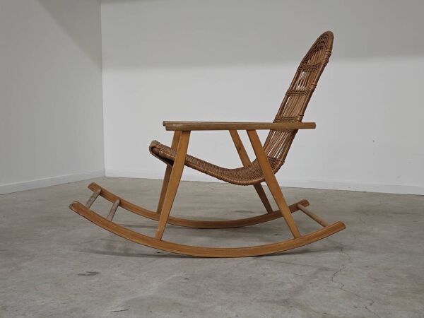 Rocking-chair bois et osier par ULUV ex Tchécoslovaquie 1970