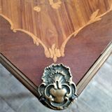 Play table in Louis XV marquetry. Early 20th century.