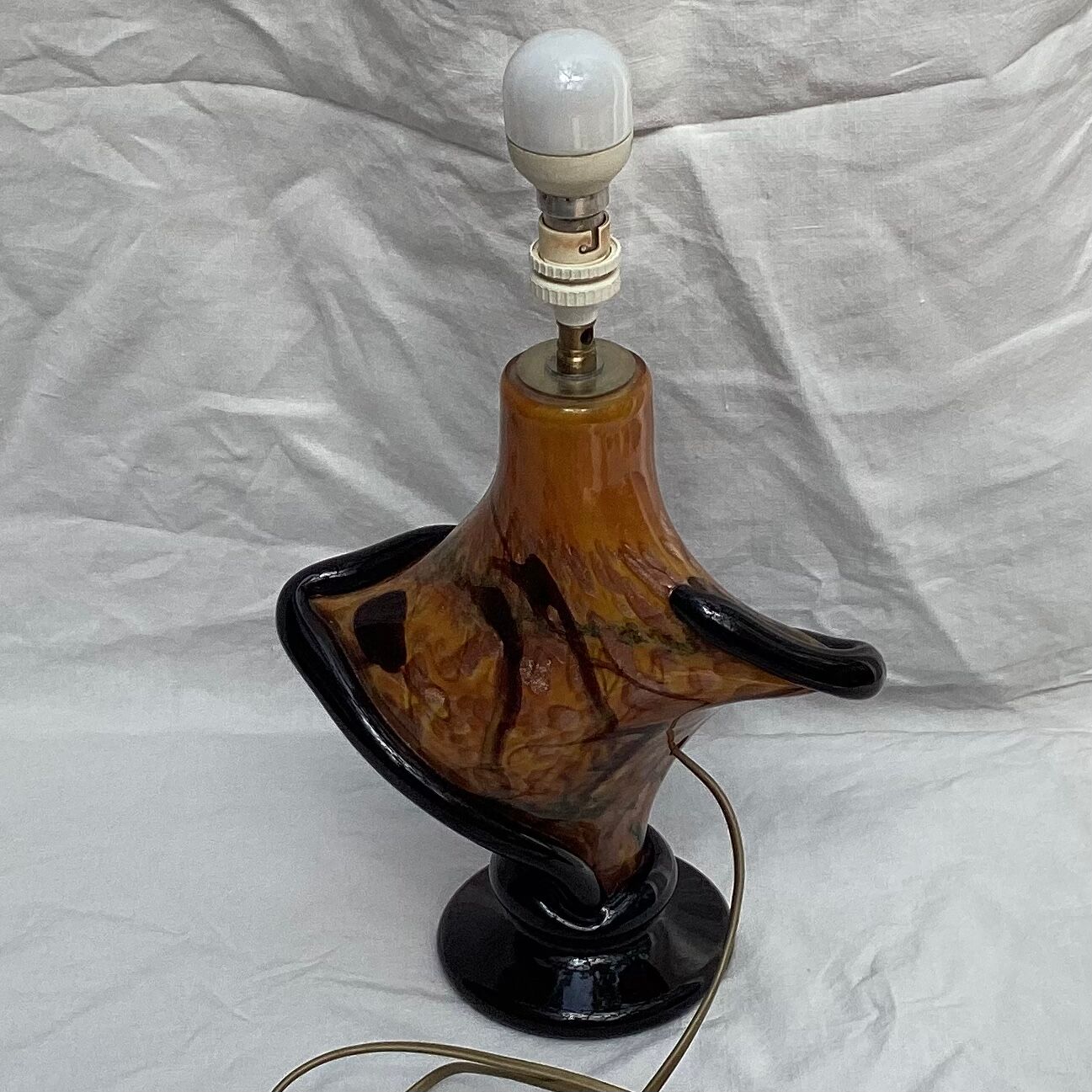 Table lamp foot design molded glass