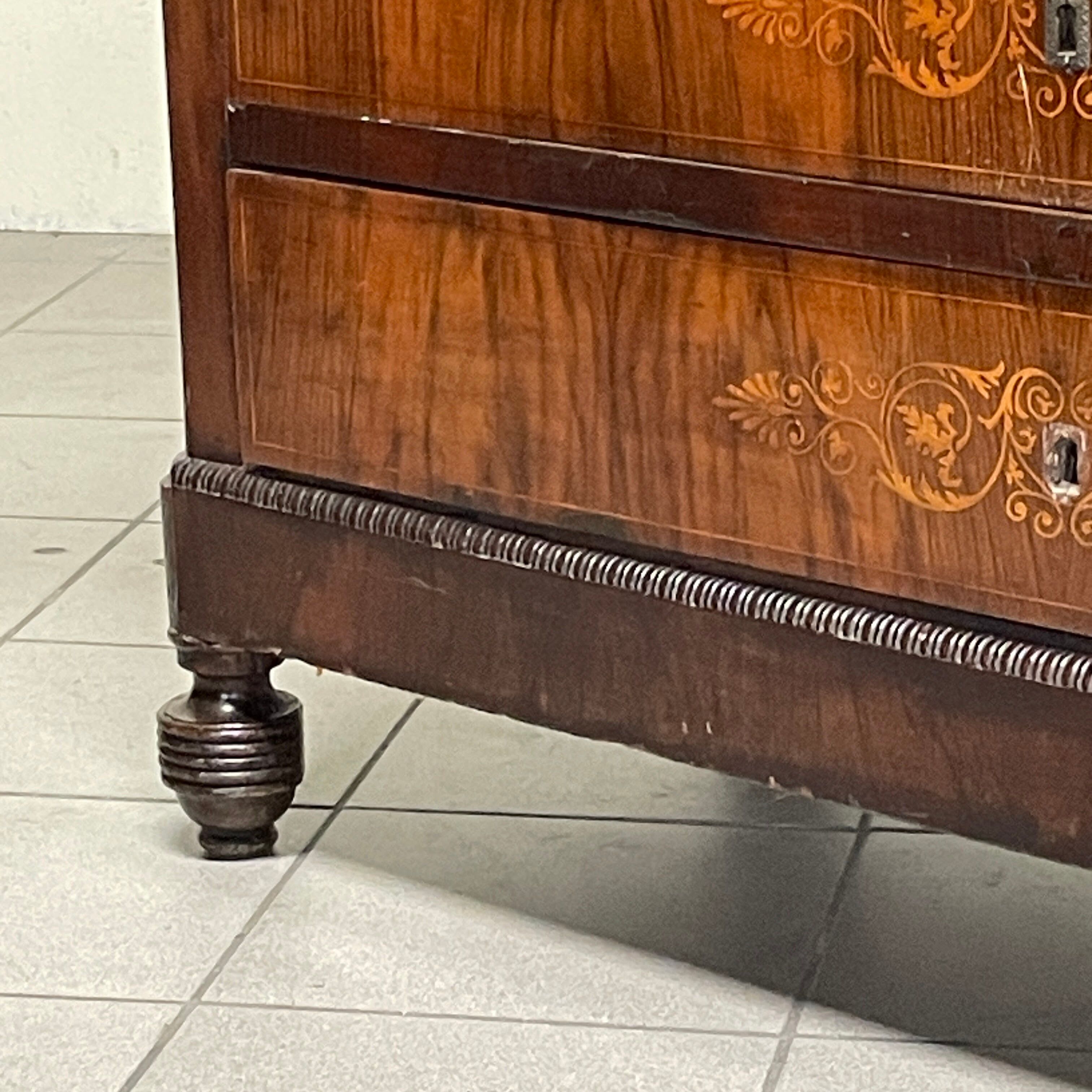 Commode en bois vintage